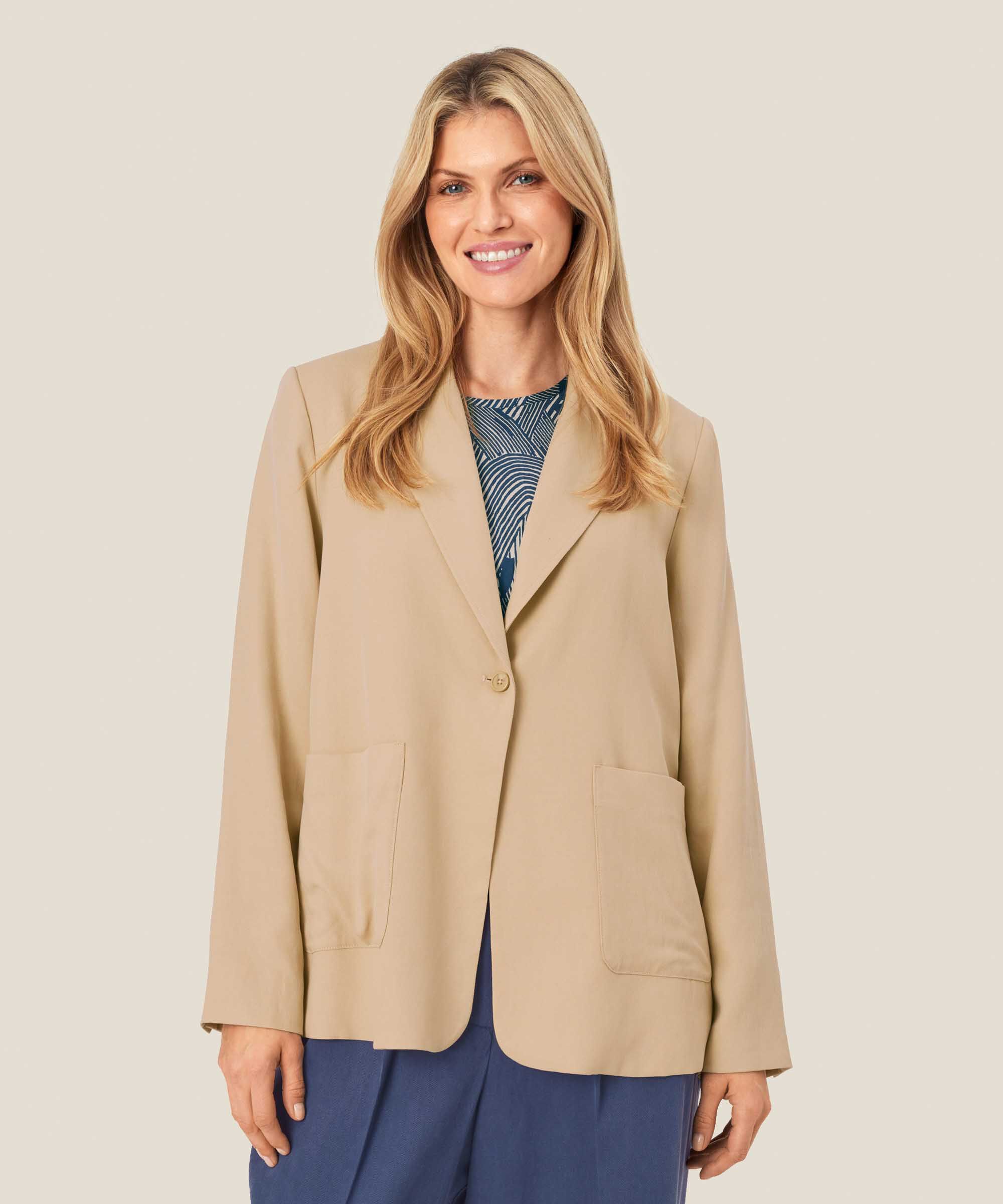 James Blazer, Safari