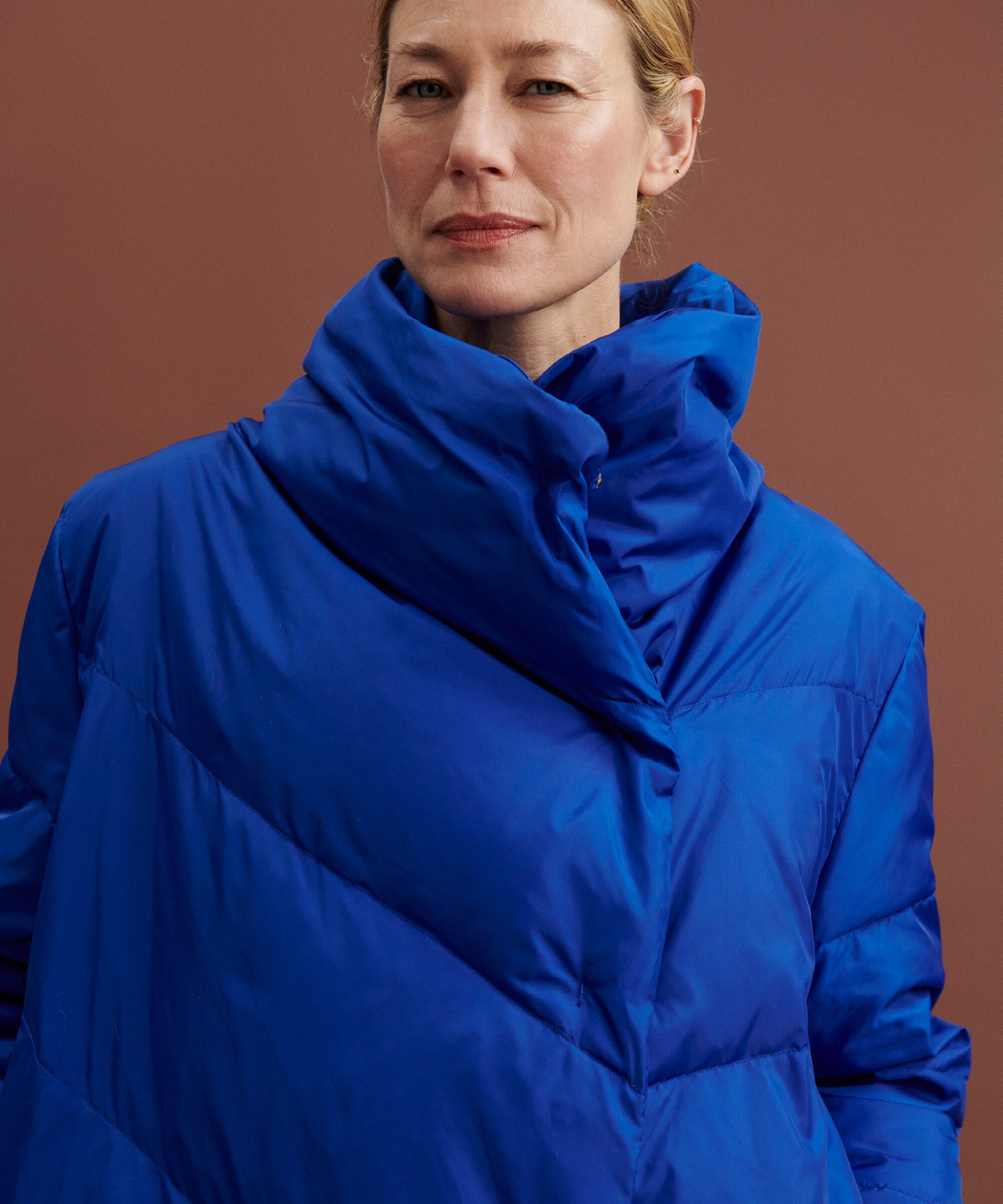 Tulla Down Coat, Surf the web