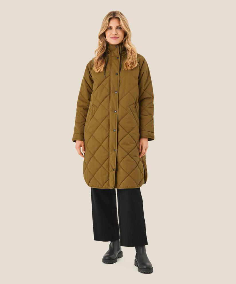 Tadea Coat, Plantation