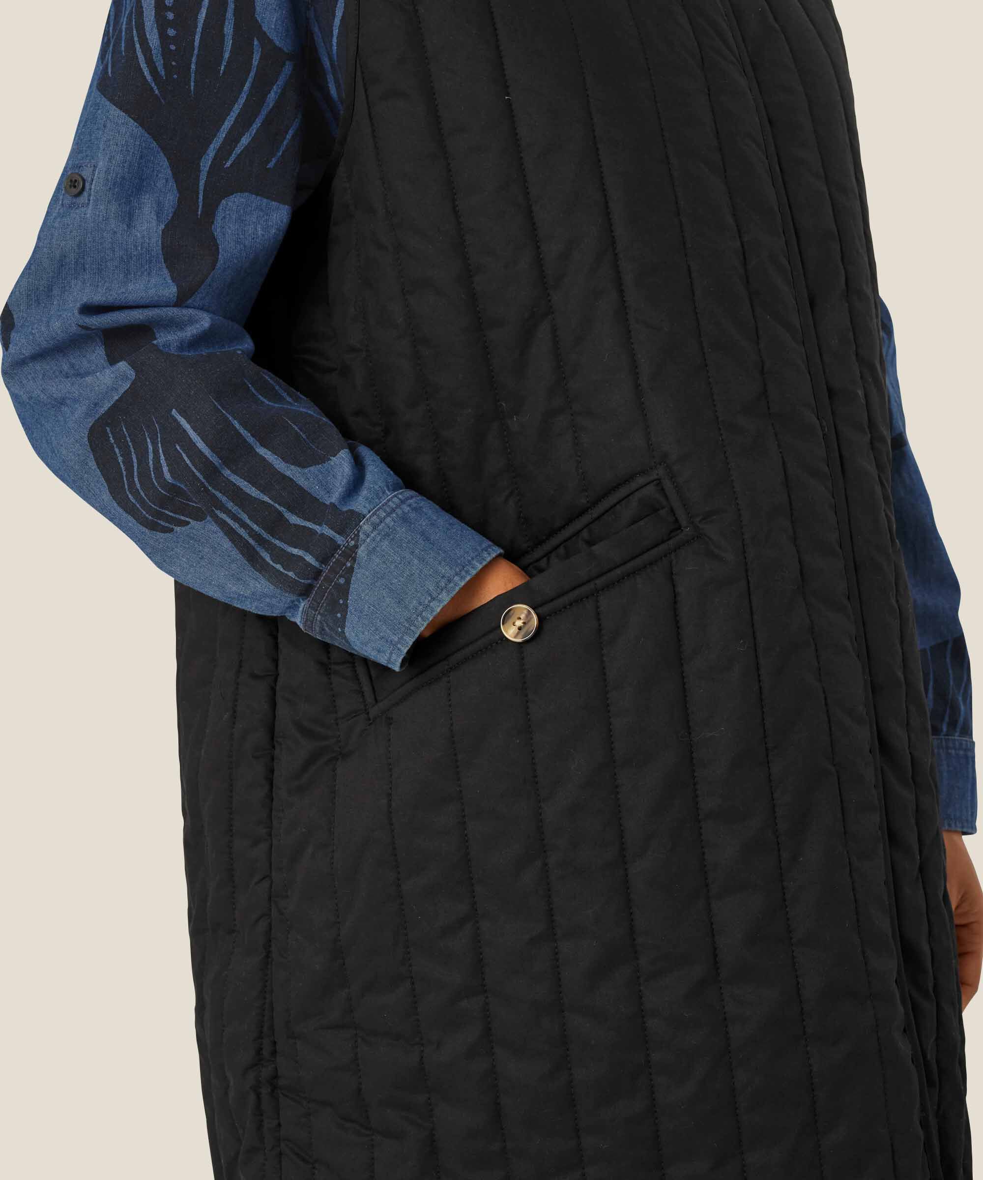 Tegan Gilet, Black