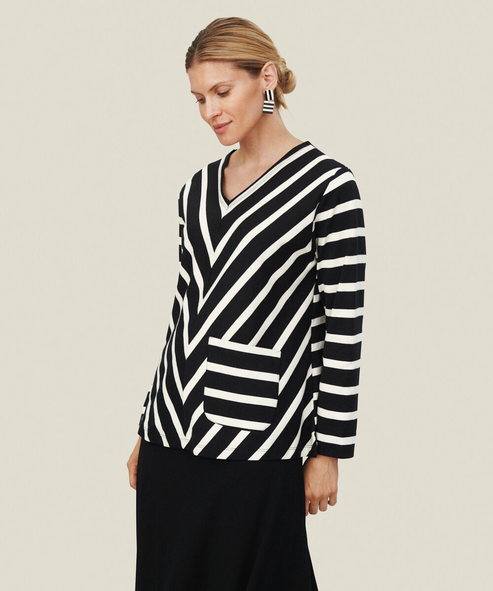 RENITTA EARRINGS, Black