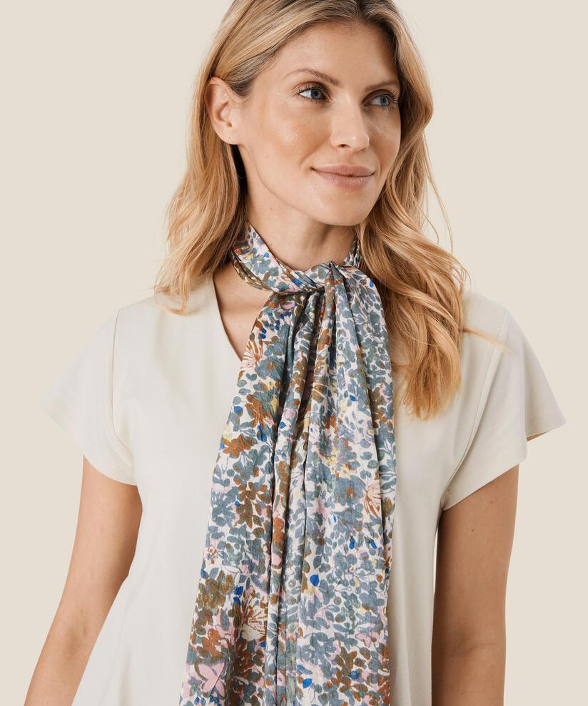 Along Scarf, Jadeite
