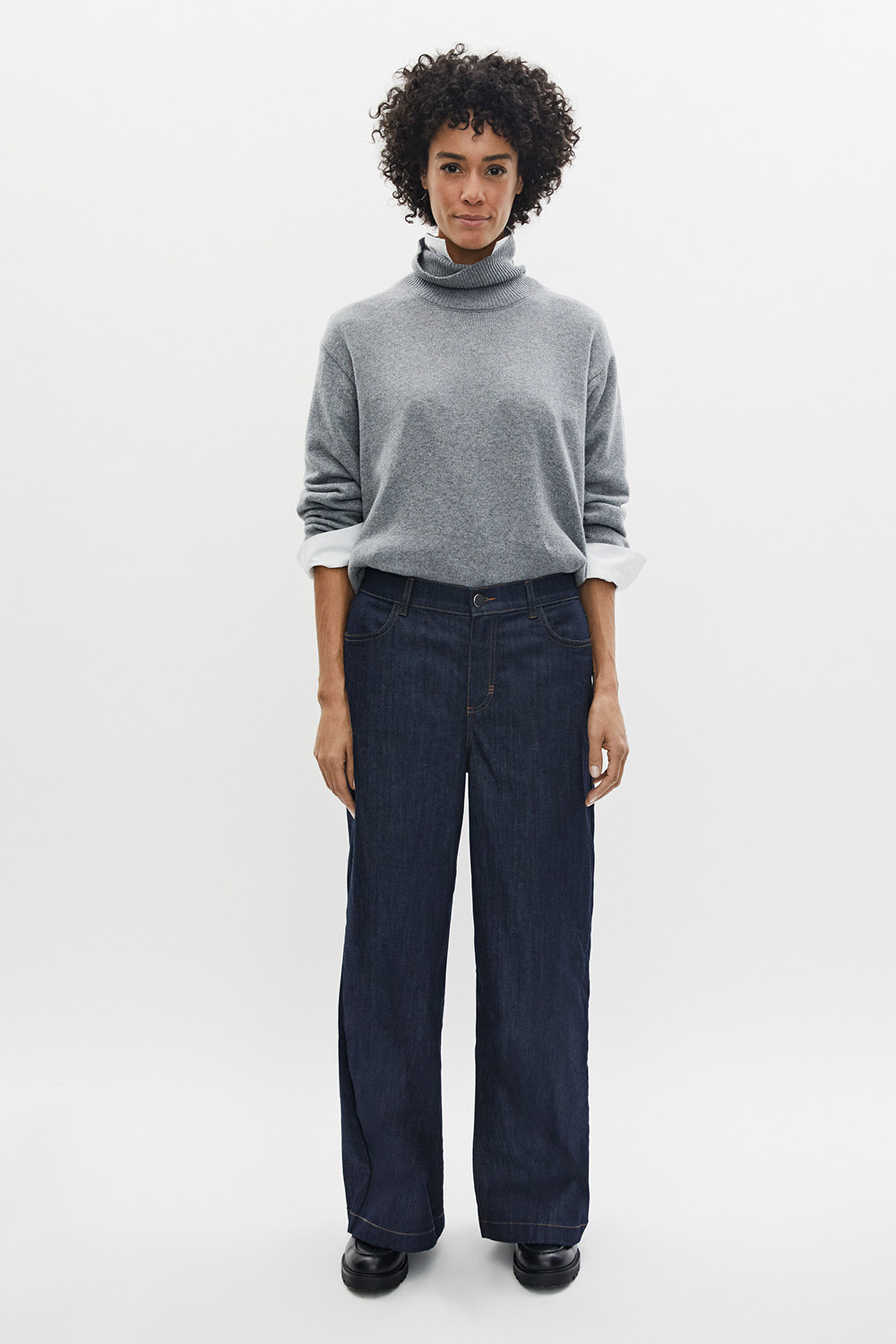 Faricka Jumper - M. Grey mel., Ilonka Shirt - White, Passang Denim Trousers - Dark Denim
