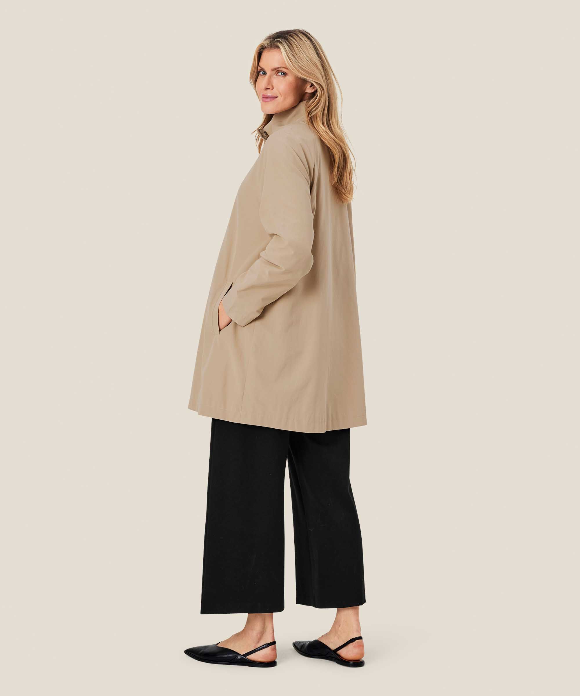 Teresa Coat, Safari