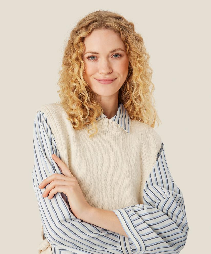 Fumiko Sweater Vest, Whitecap