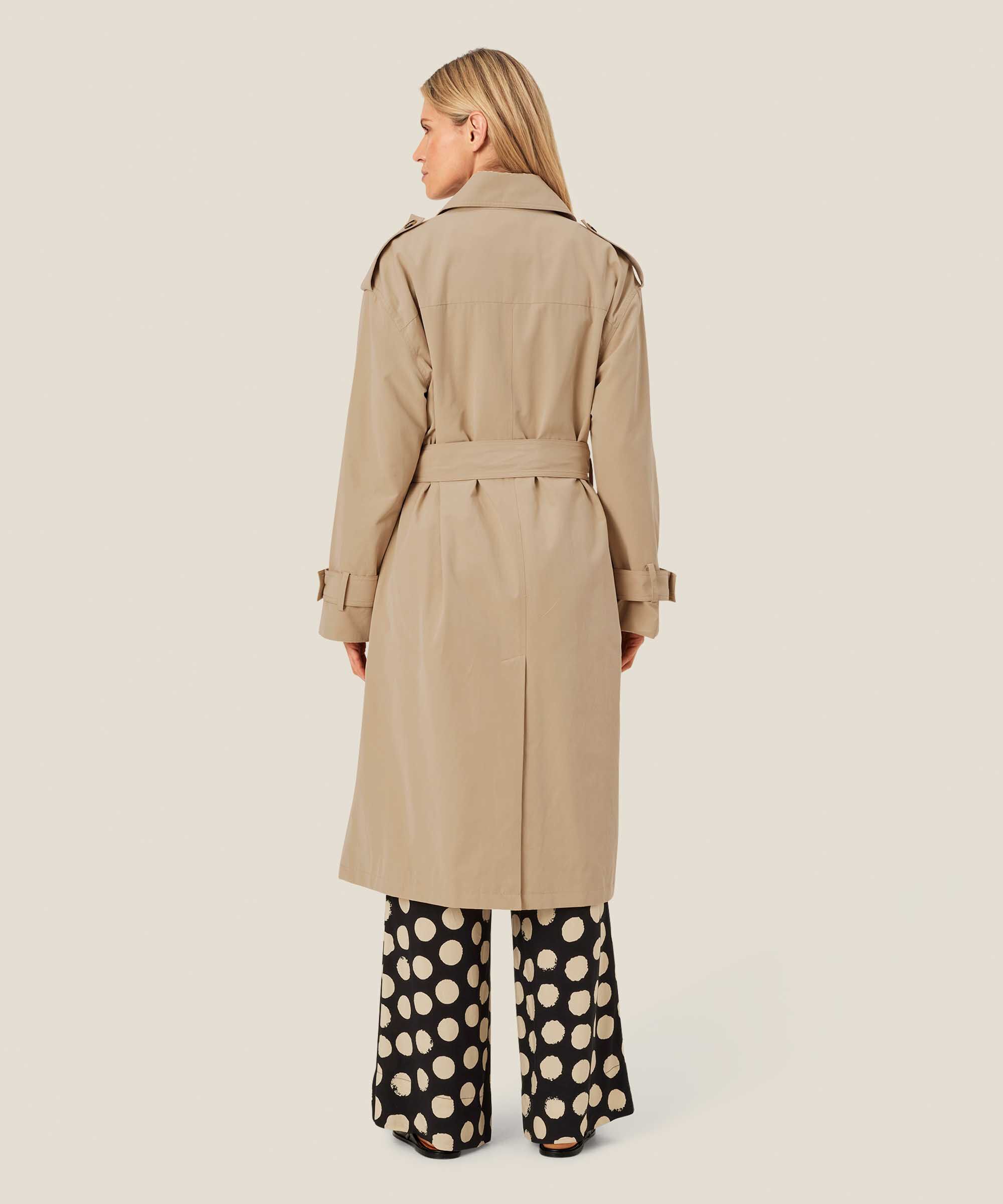 Tahmina Coat, Safari