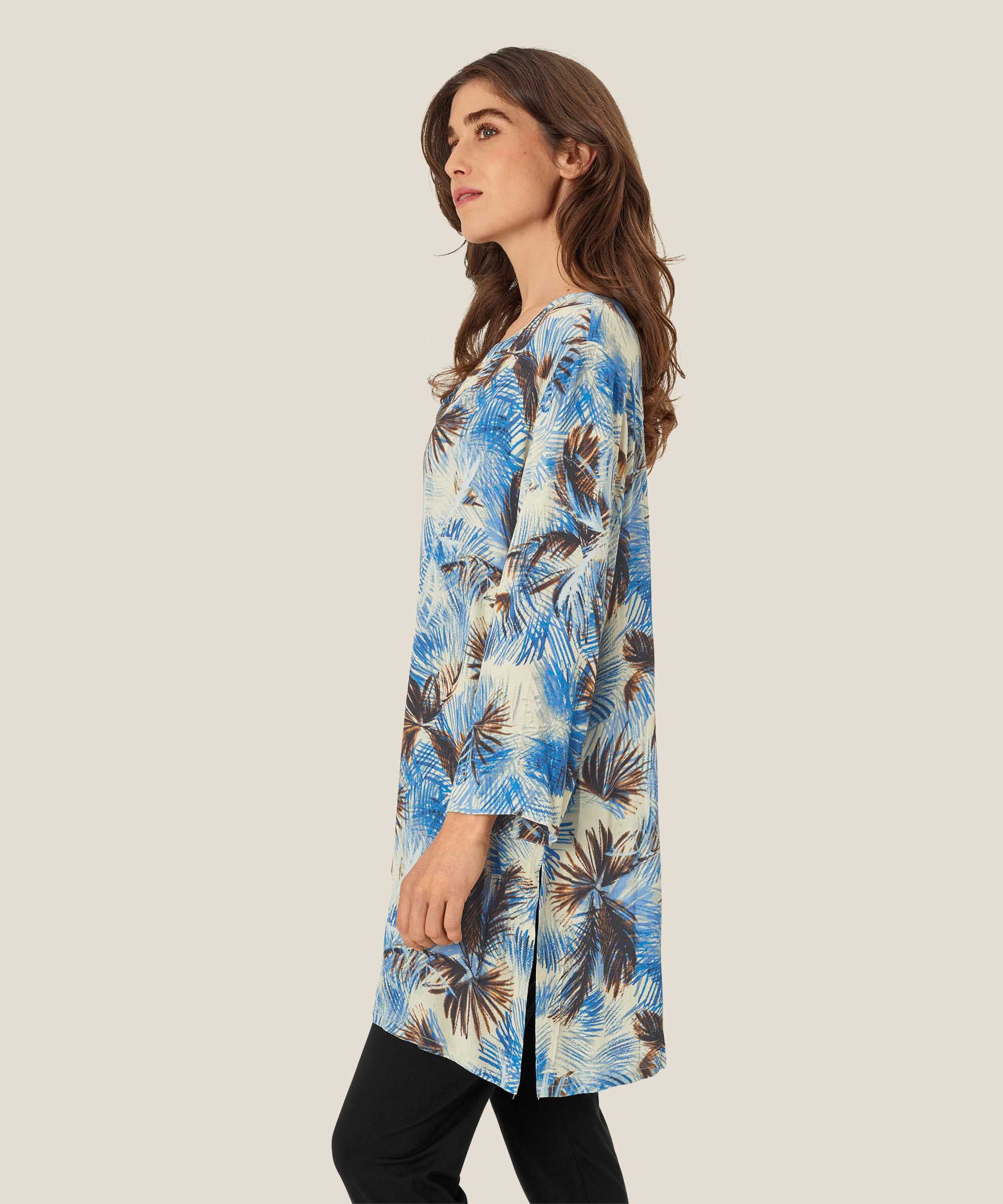 Gaine Tunic, Della Blue