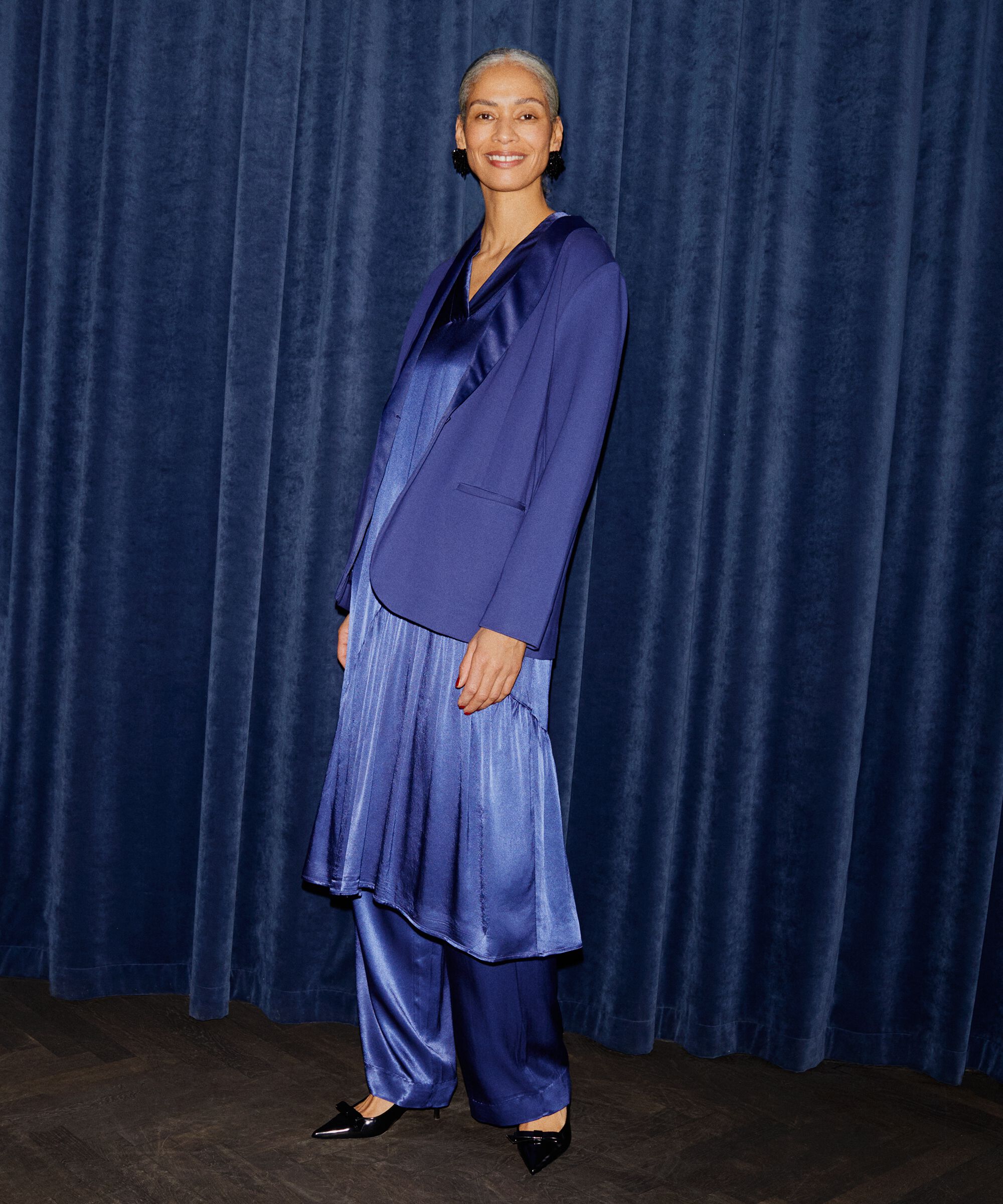 Obert Dress, Medieval blue