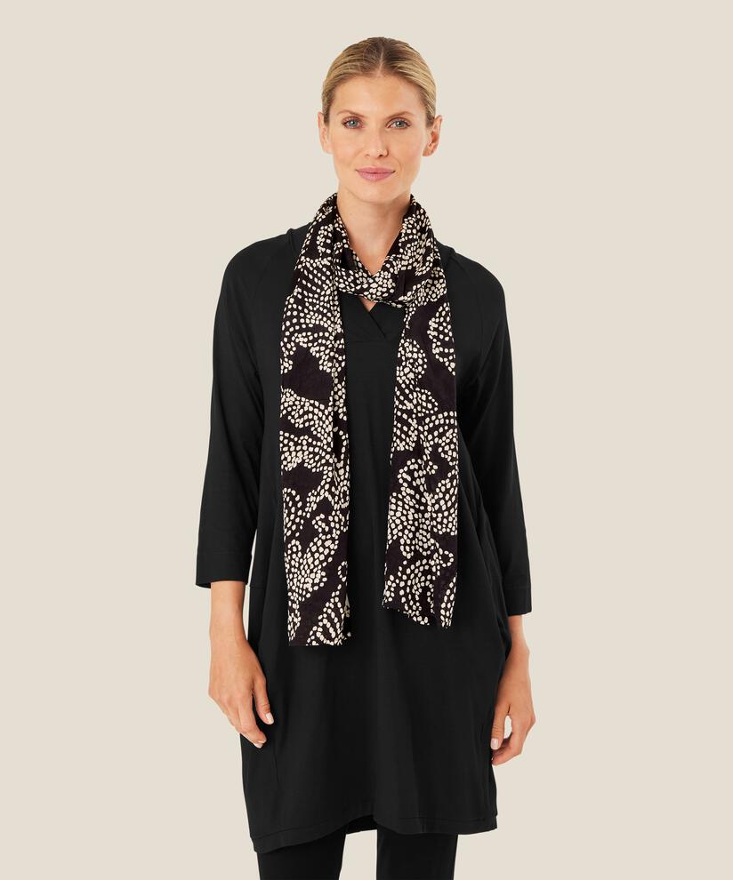 Along Scarf, Black