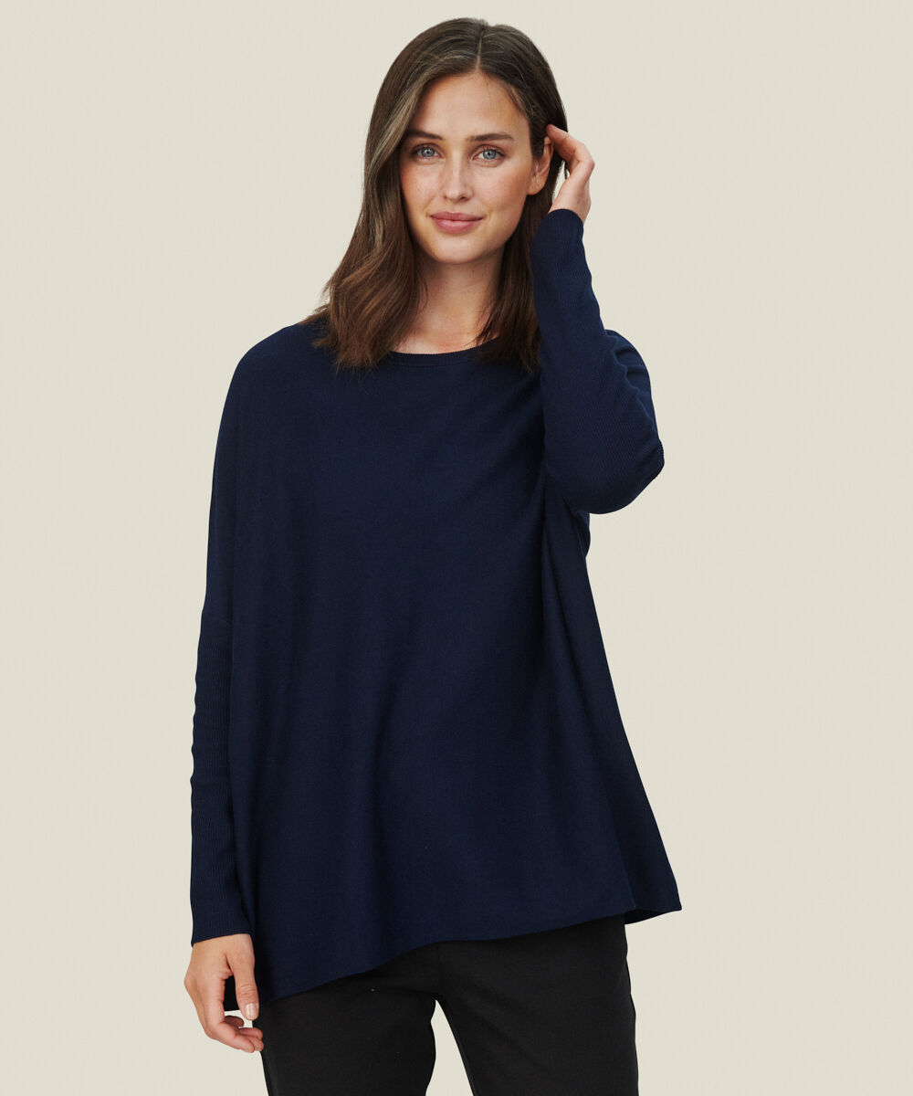 Fanasi Jumper, Navy