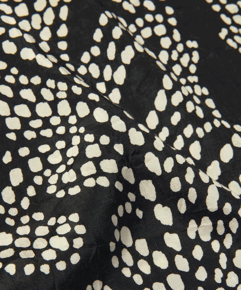 Along Scarf, Black