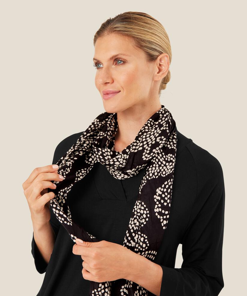 Along Scarf, Black