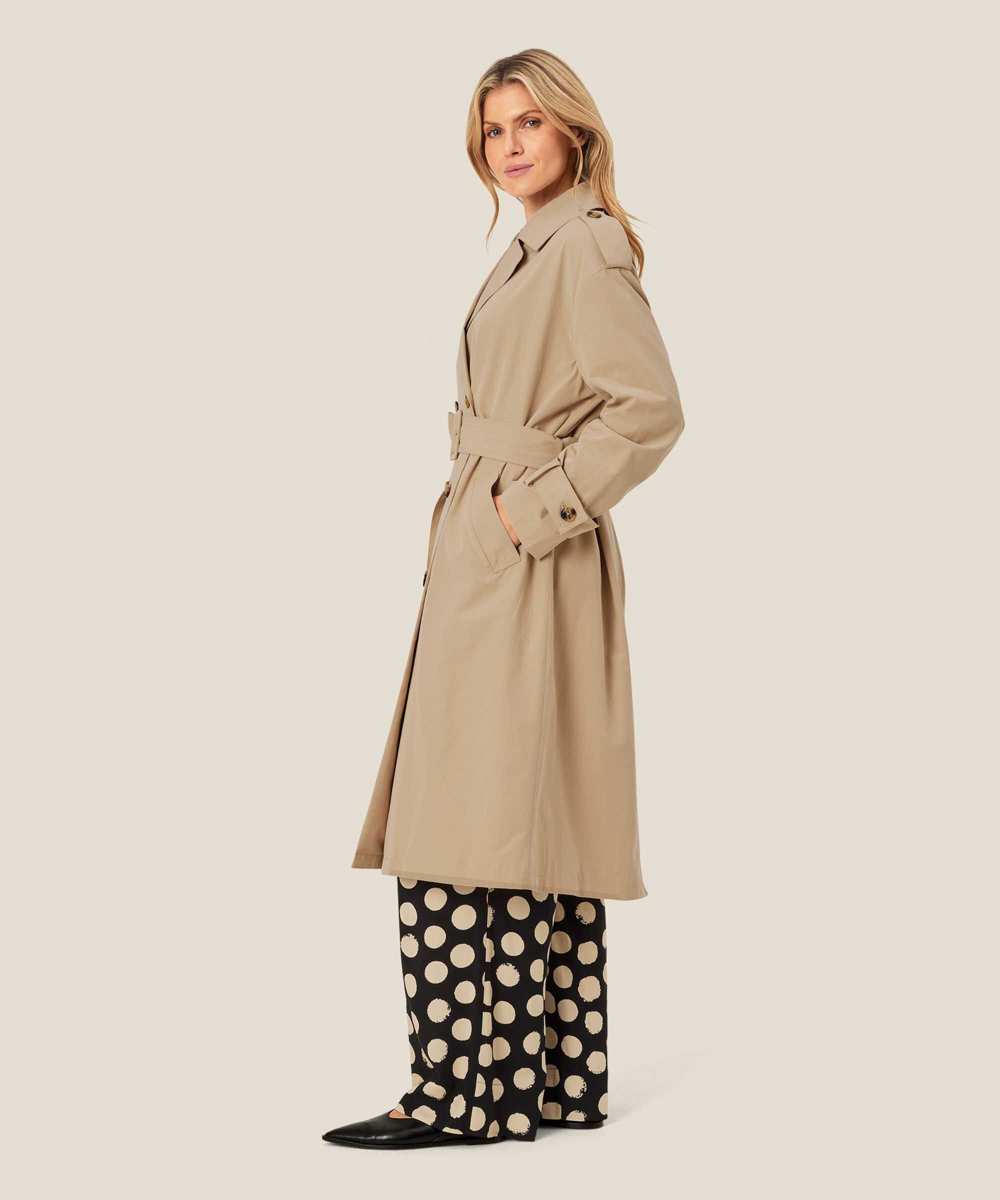 Tahmina Coat, Safari