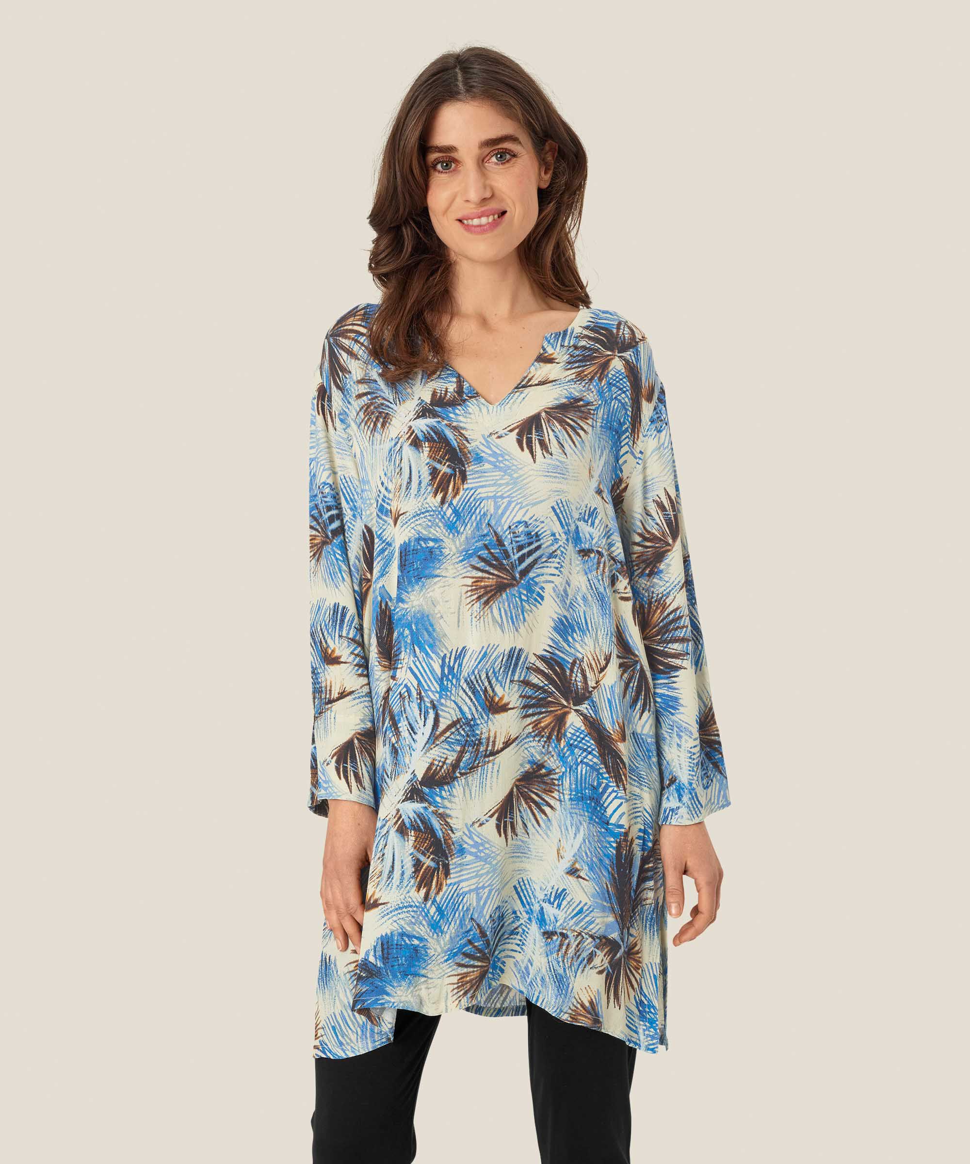Gaine Tunic, Della Blue
